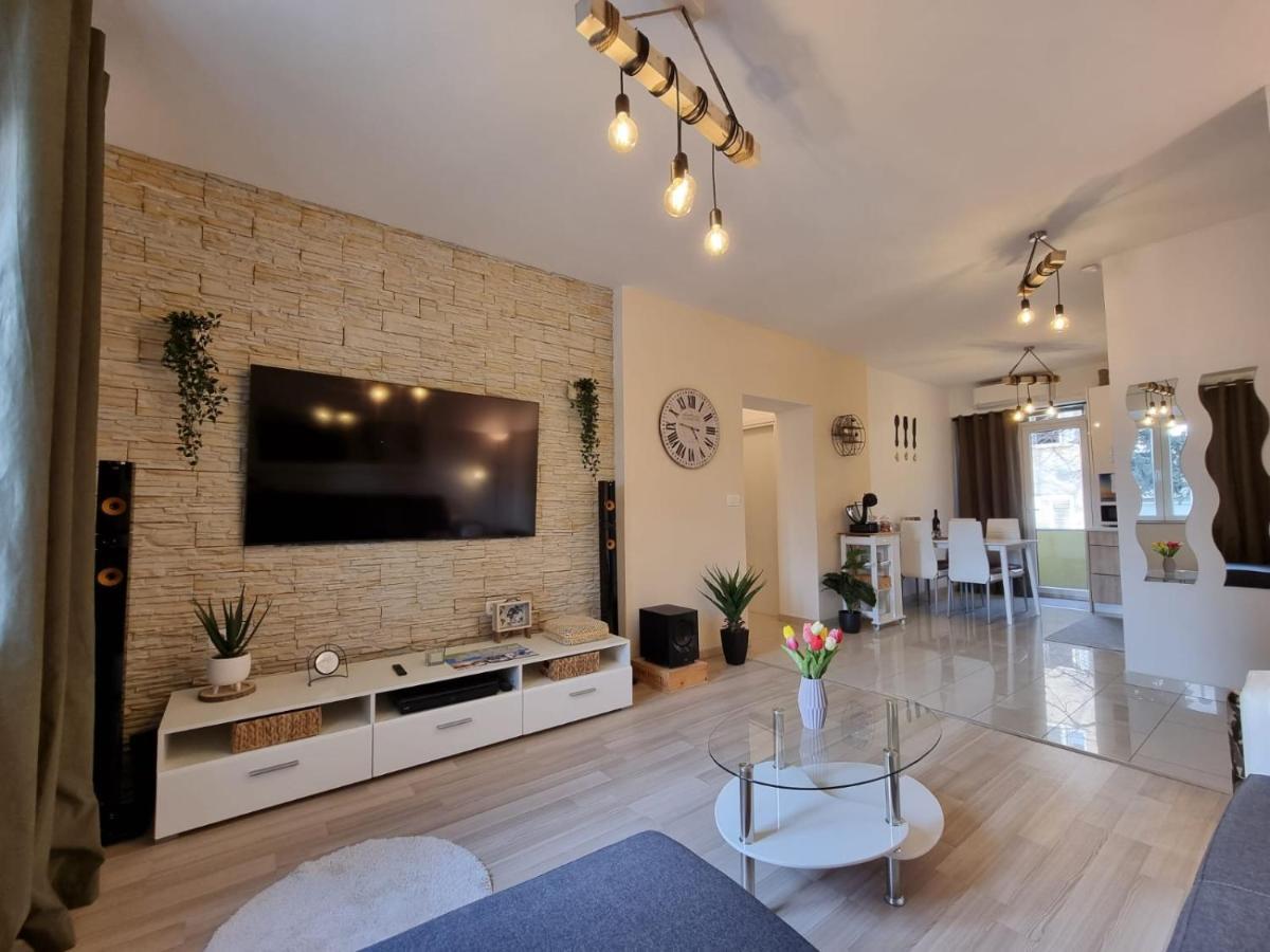 Apartment Lux Zadar Bagian luar foto