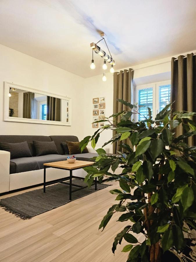 Apartment Lux Zadar Bagian luar foto